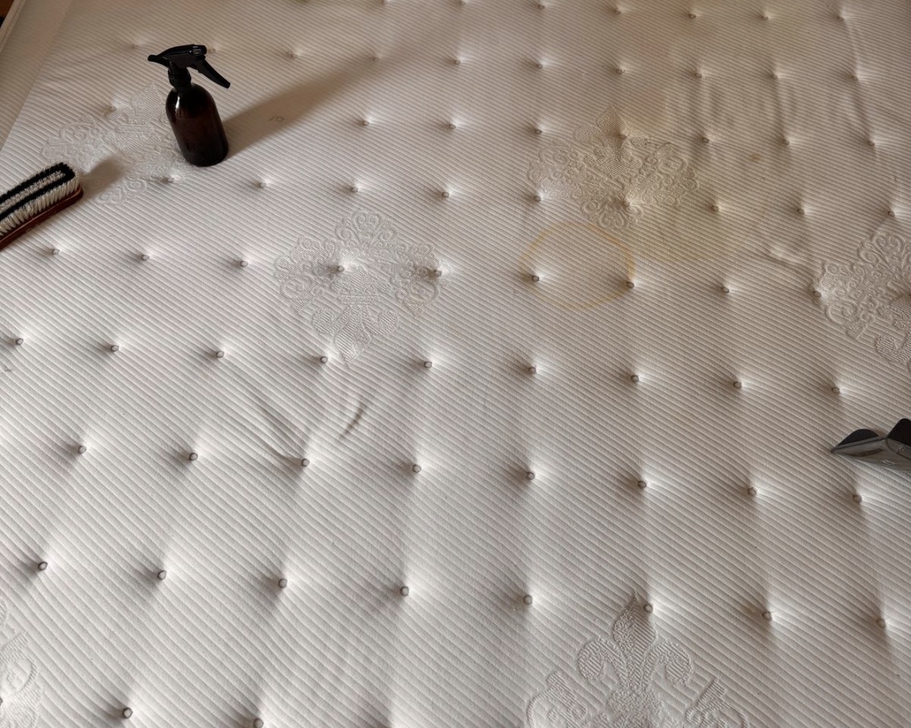 Mattress deep cleaning