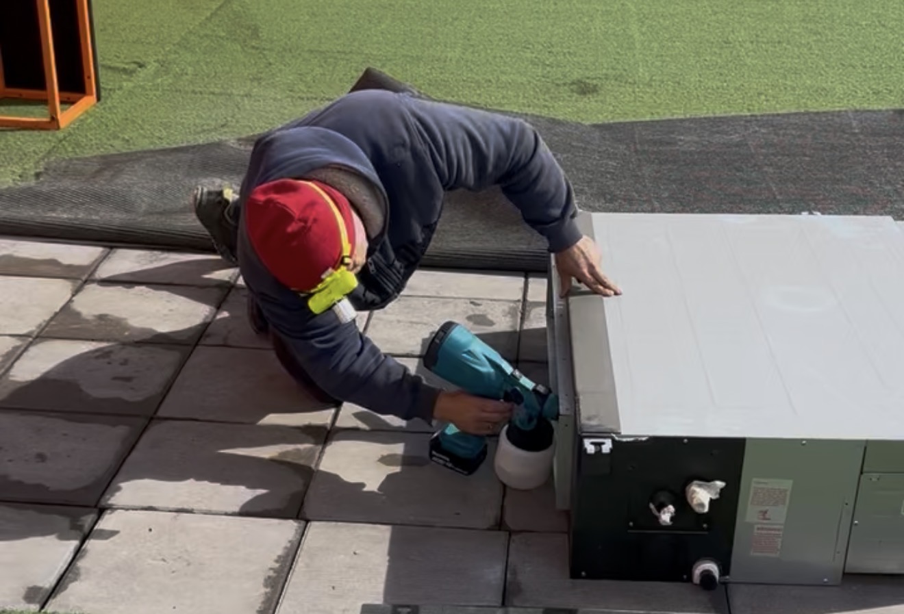 Limpieza profesional unidad exterior aire acondicionado